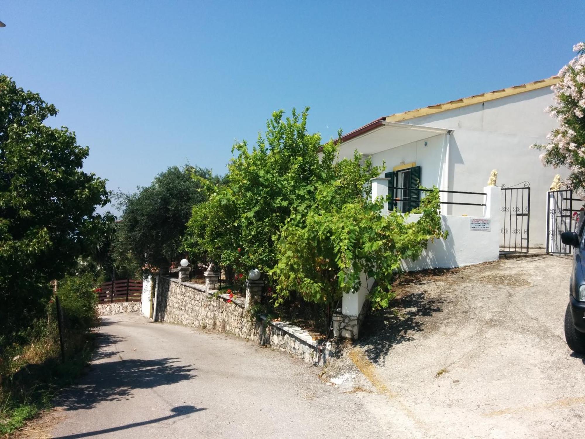 Nikos - Eleni Apartment Barbati Exterior foto